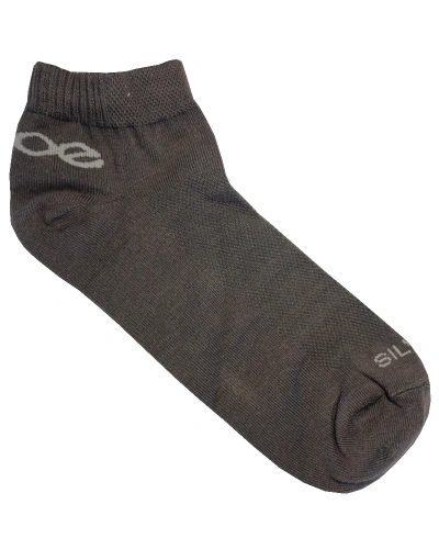 SE STŘÍBREM tmavě šedá 800x1000.jpg